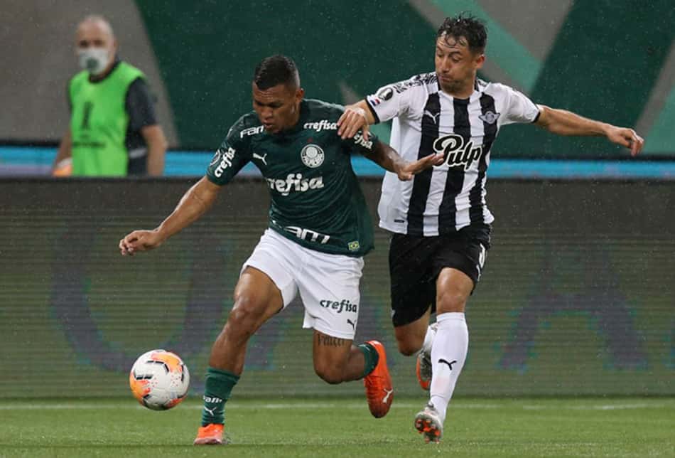 Técnico do Libertad detona arbitragem e lamenta a queda