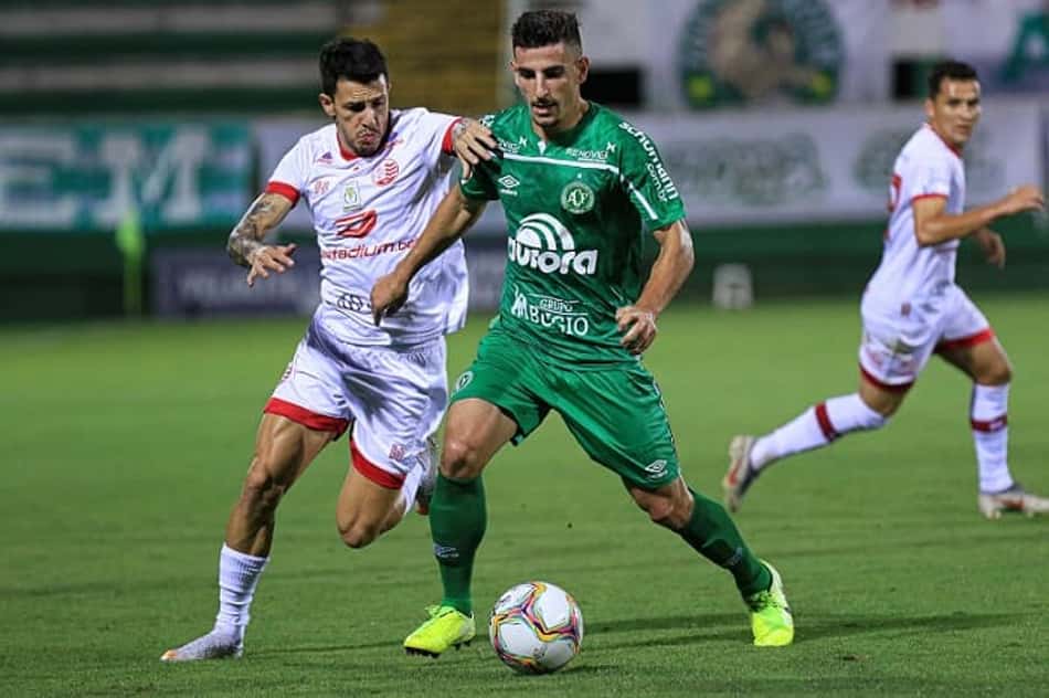 Na Arena Condá, Chapecoense e Náutico fazem jogo movimentado, mas sem gols