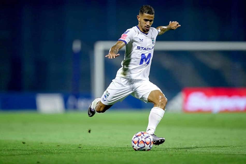 Brasileiro Igor Silva recebe prêmio de melhor lateral-direito na Croácia
