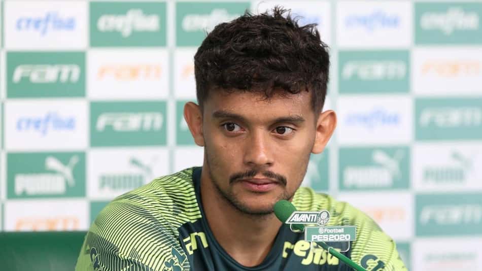 Próximo dos cem jogos pelo Palmeiras, Gustavo Scarpa revela que alcançar marca 'é uma honra'