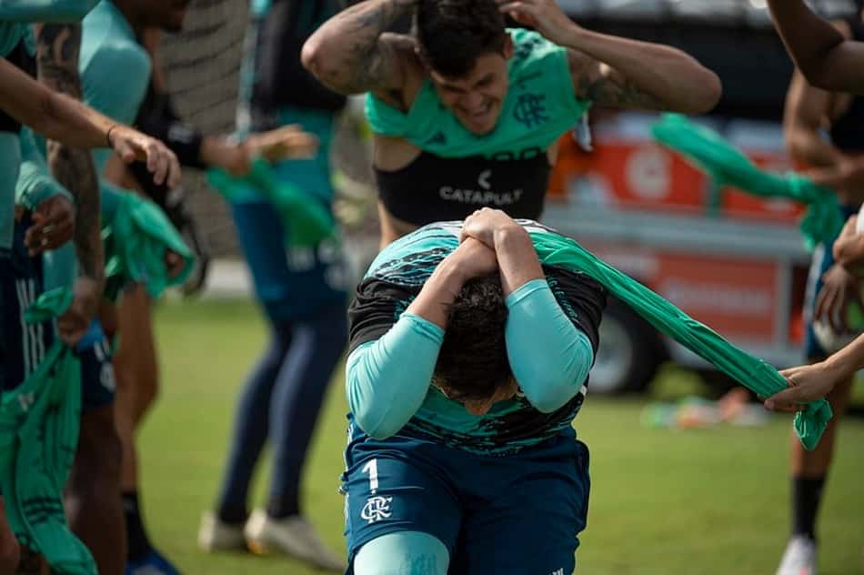 Entre destaques da base e estrelas do profissional, Flamengo chega a 16 negociações bem-sucedidas em 2020