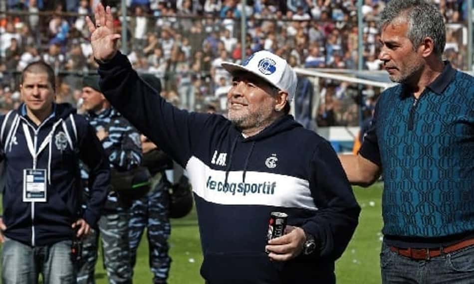 Ex-jogador faz revelação sobre passagem com Diego Maradona; veja