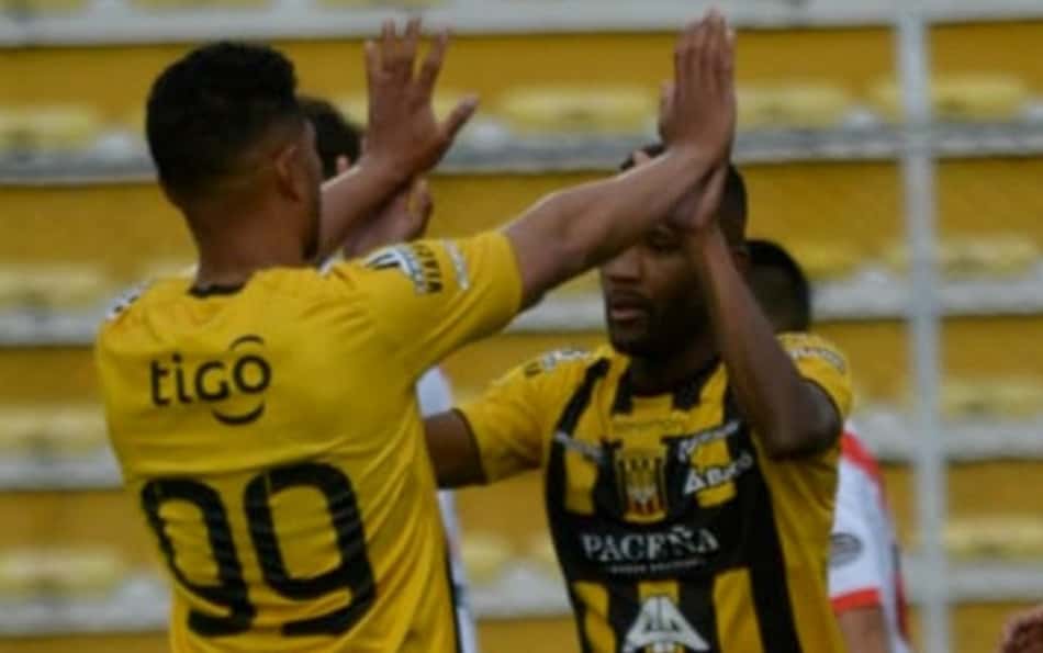Incrível! Na liderança do campeonato, clube manda treinador embora