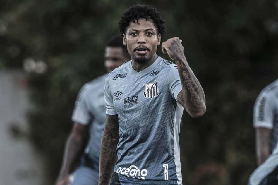 Marinho reclama do VAR e fala em final contra o Sport no domingo