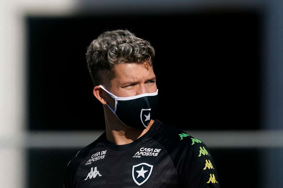 Botafogo: Bruno Nazário se recupera de Covid-19, treina, mas está fora de jogo contra o Corinthians