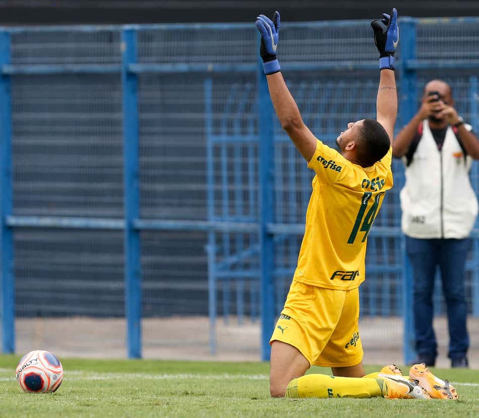Herói da final, Kaique celebra título Paulista Sub-20: 'Muito gratificante'