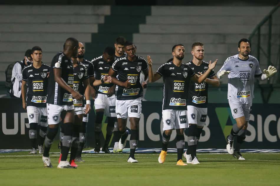 Para virar a chave: Botafogo inicia 2021 com a corda no pescoço e duelo contra o Athletico