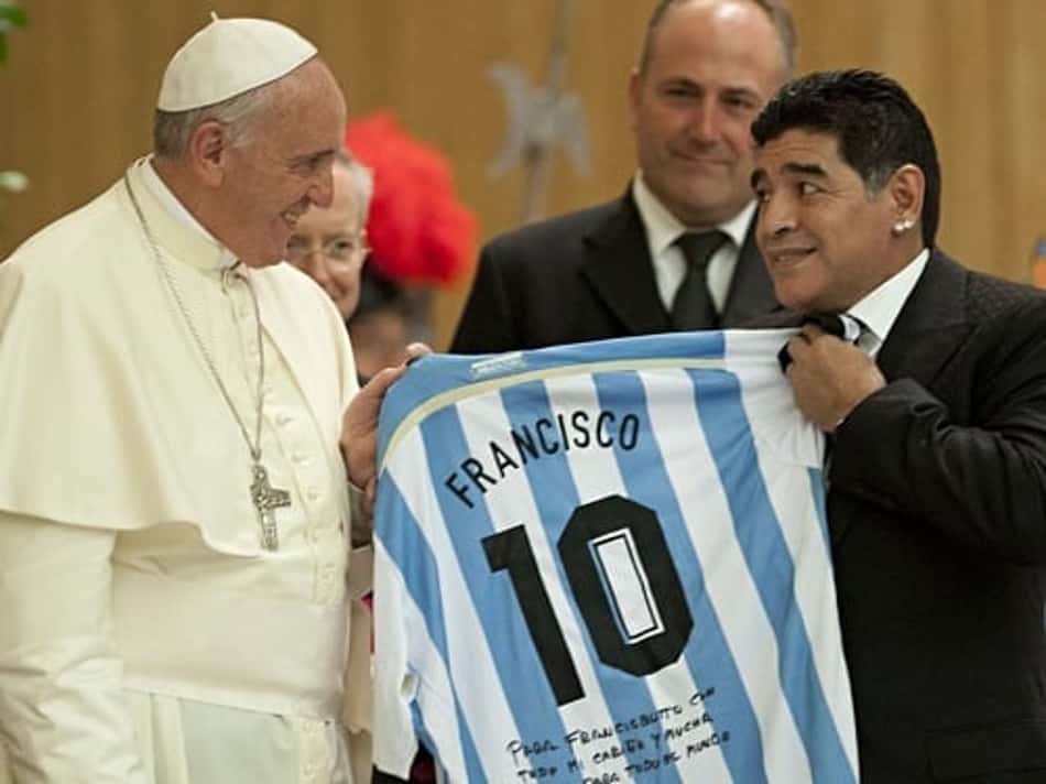 O astro que virou 'D1OS'! É natal na Igreja Maradoniana, culto a Diego Maradona; conheça
