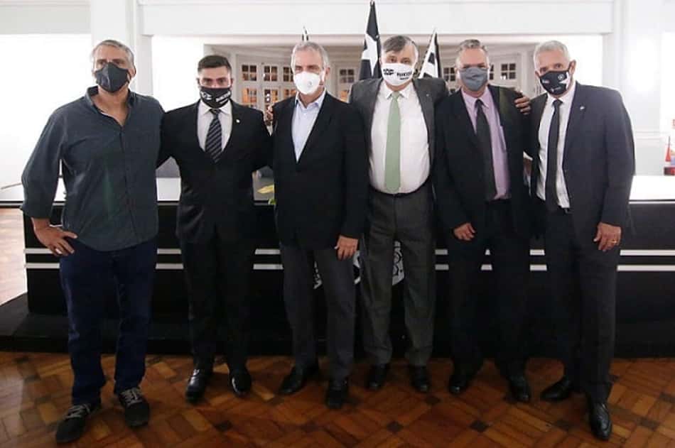 Conselheiros fazem abaixo-assinado pedindo a saída de vice-presidentes: 'Pelo bem do nosso Botafogo'