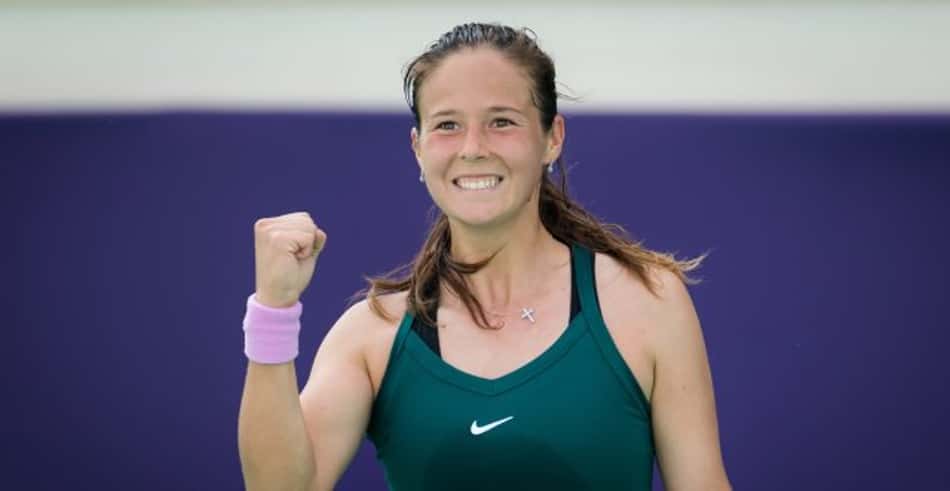 Kasatkina domina Muguruza e encara Badosa na semi em Sidney