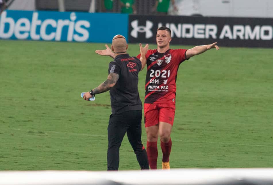Paulo Autuori não terá dois jogadores para encarar o Coritiba