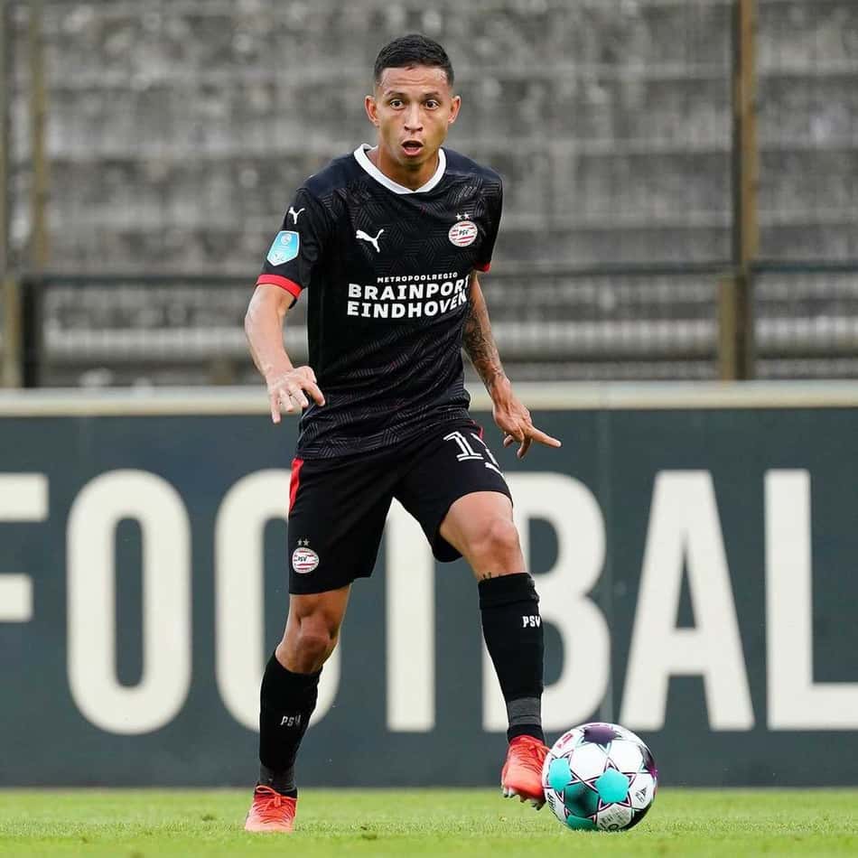 De contrato renovado, Mauro Júnior projeta temporada pelo PSV
