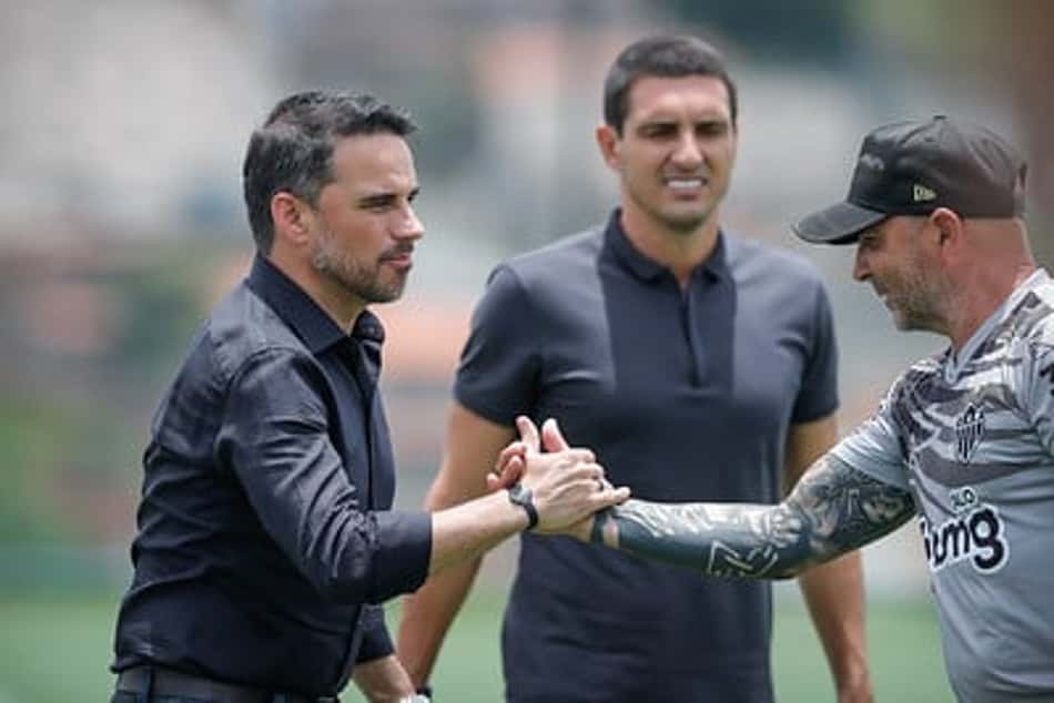 Rodrigo Caetano diz que fará contratações pontuais e que terá parceria com Sampaoli no Galo