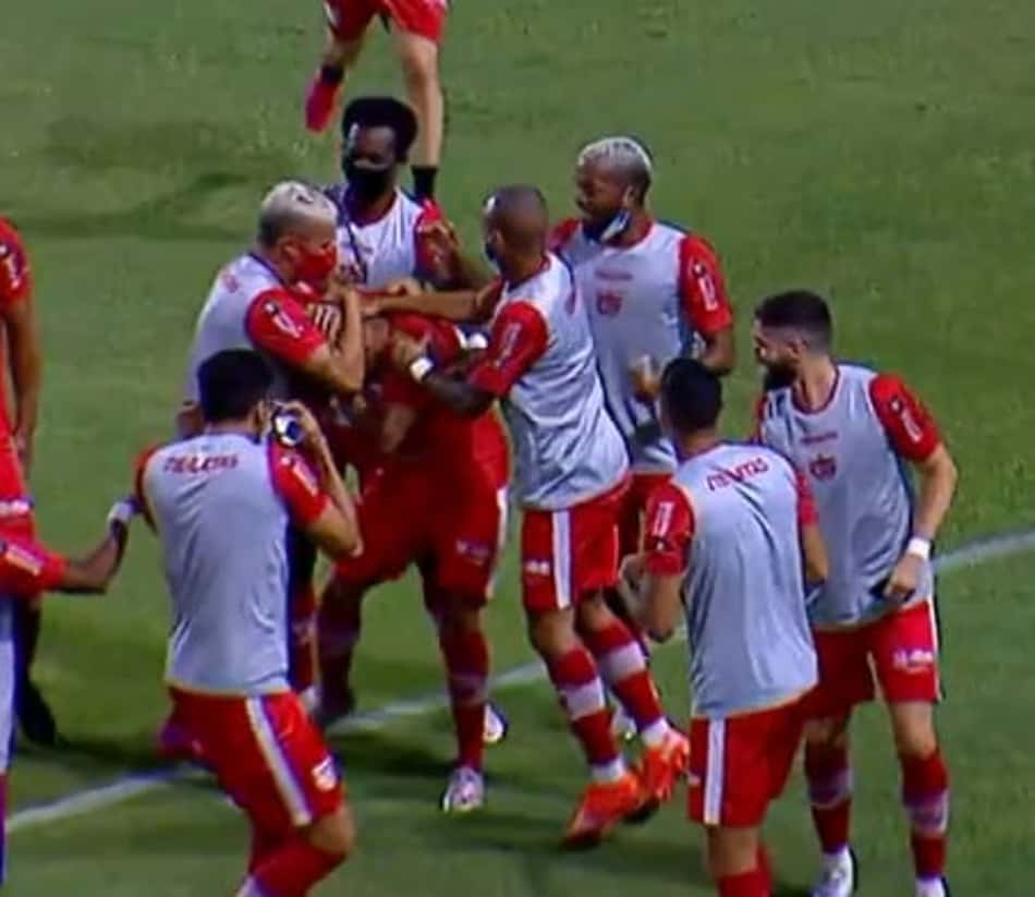 CRB vence o Confiança e respira na luta contra a queda