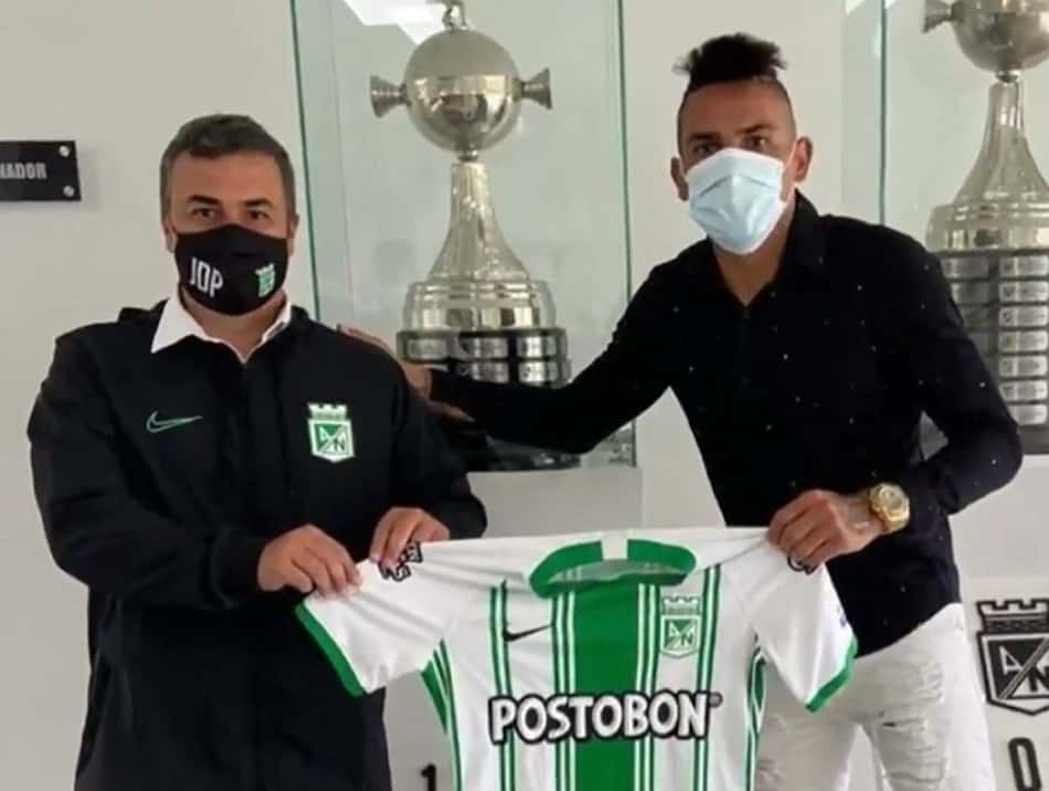 Após polêmica em avião, Jonatan Alvez é oficializado pelo Atlético Nacional