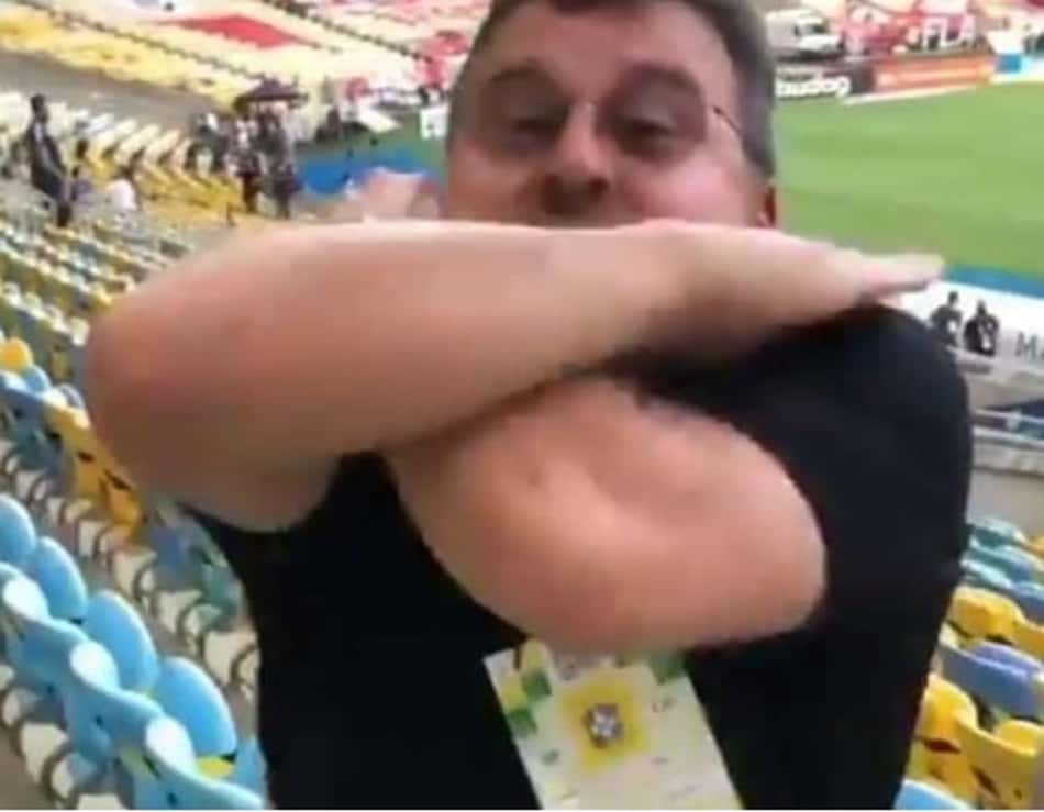 Presidente do Ceará provoca e comemora vitória com "Vapo"