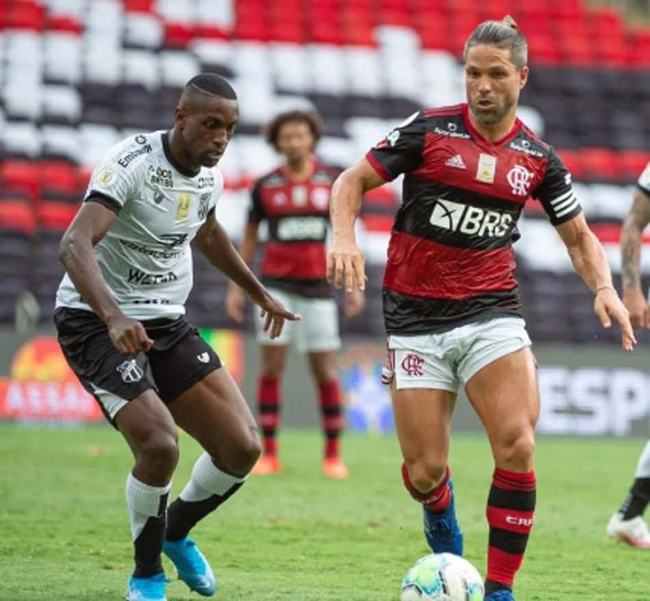 William Oliveira comemora retorno aos gramados após período lesionado