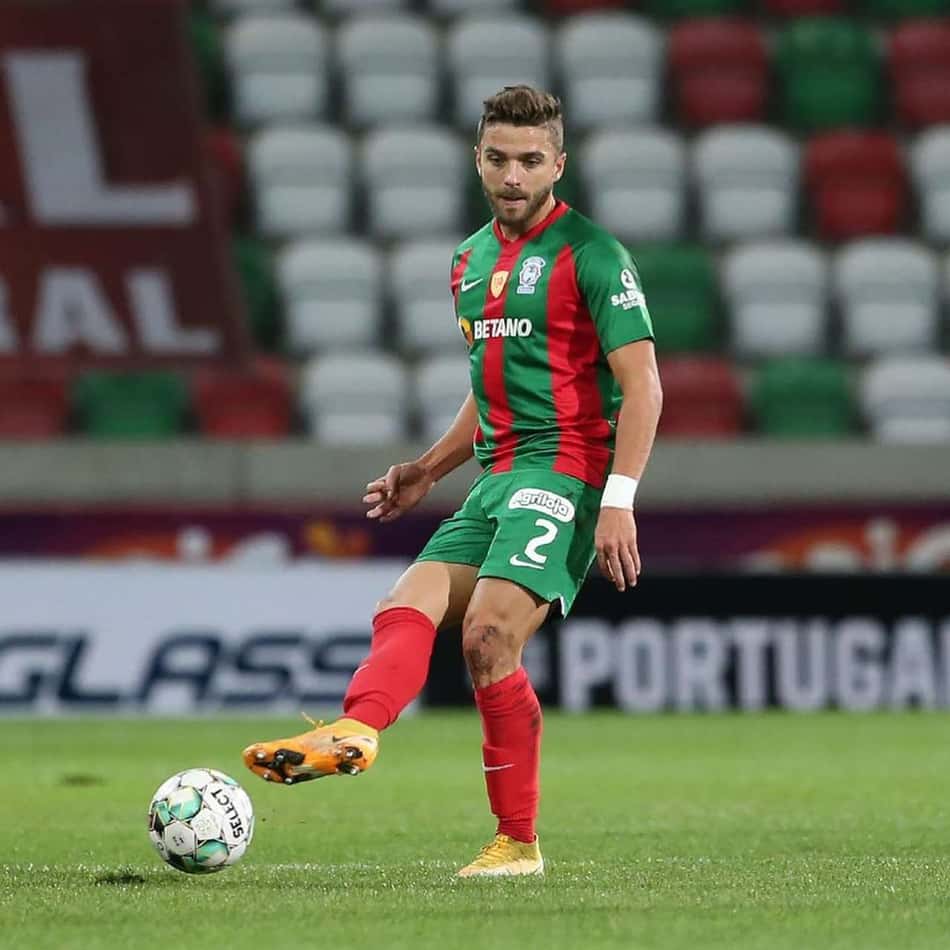 Ex-Vasco, Claudio Winck celebra bom momento e titularidade no Marítimo após um ano em Portugal