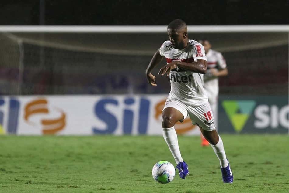São Paulo rejeita pedido do Santos para liberar Toró antes do fim de contrato e descarta empréstimo