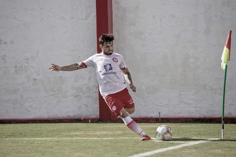 Lateral quer grande ano com a Tombense em 2021 e foca em crescimento no clube
