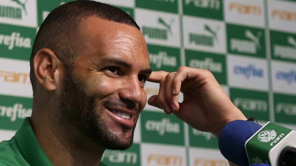 Abel Ferreira vê temporada de Weverton 'top, top' e o coloca entre 'os melhores do mundo'