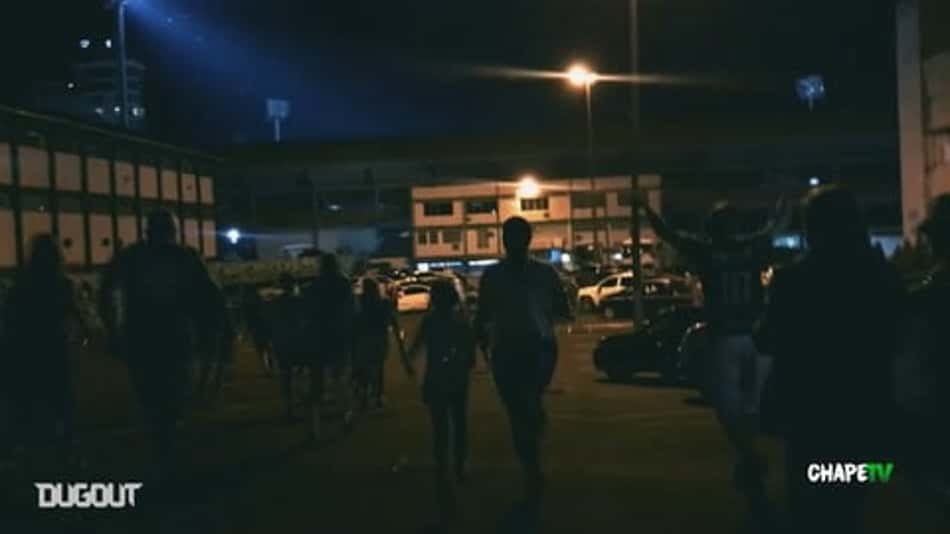 VÍDEO: Torcida festeja acesso da Chapecoense com os jogadores