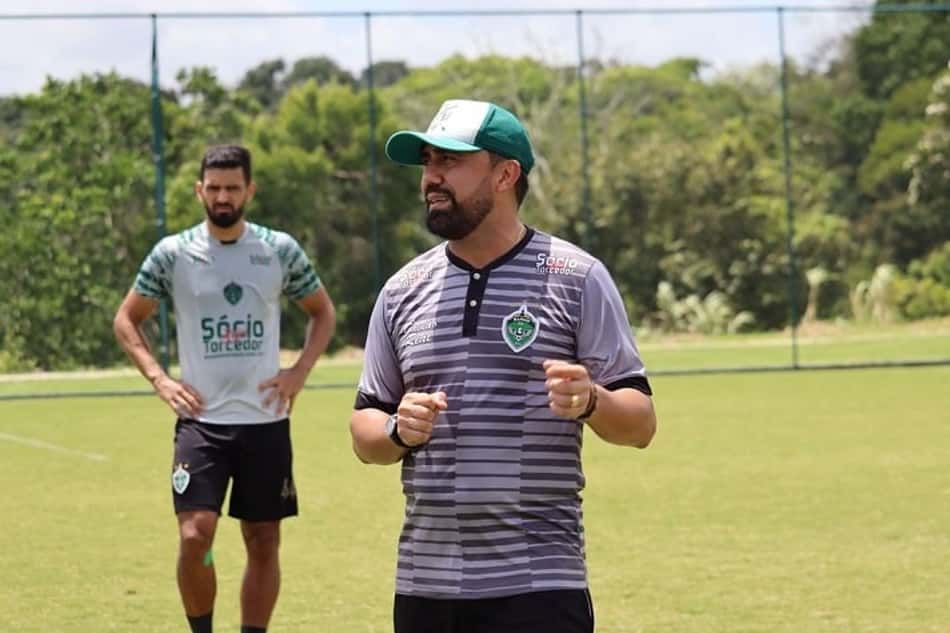 Após bom trabalho no Manaus, Luizinho Lopes analisa propostas e mostra foco nos estudos