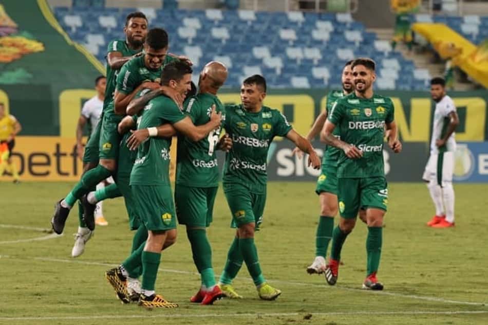 Cuiabá goleia 'remendado' Guarani e abre vantagem em briga pelo acesso na Série B