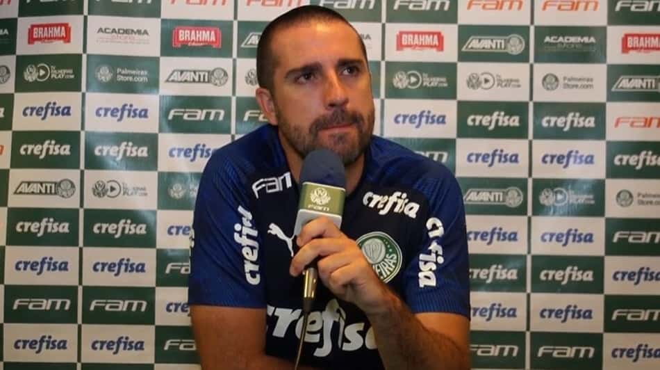 Auxiliar do Palmeiras lamenta empate com Grêmio: 'Merecíamos vencer'