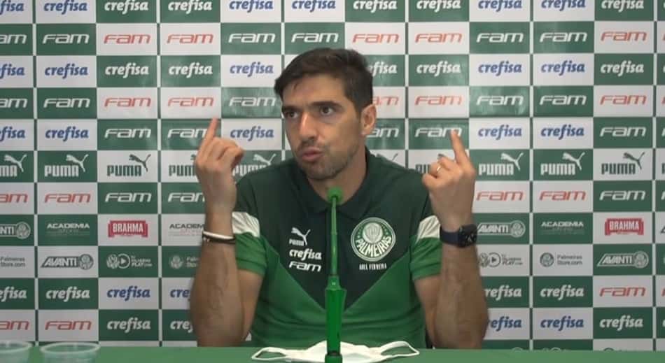 Abel Ferreira freia empolgação do Palmeiras após goleada: 'Cada jogo tem uma história'