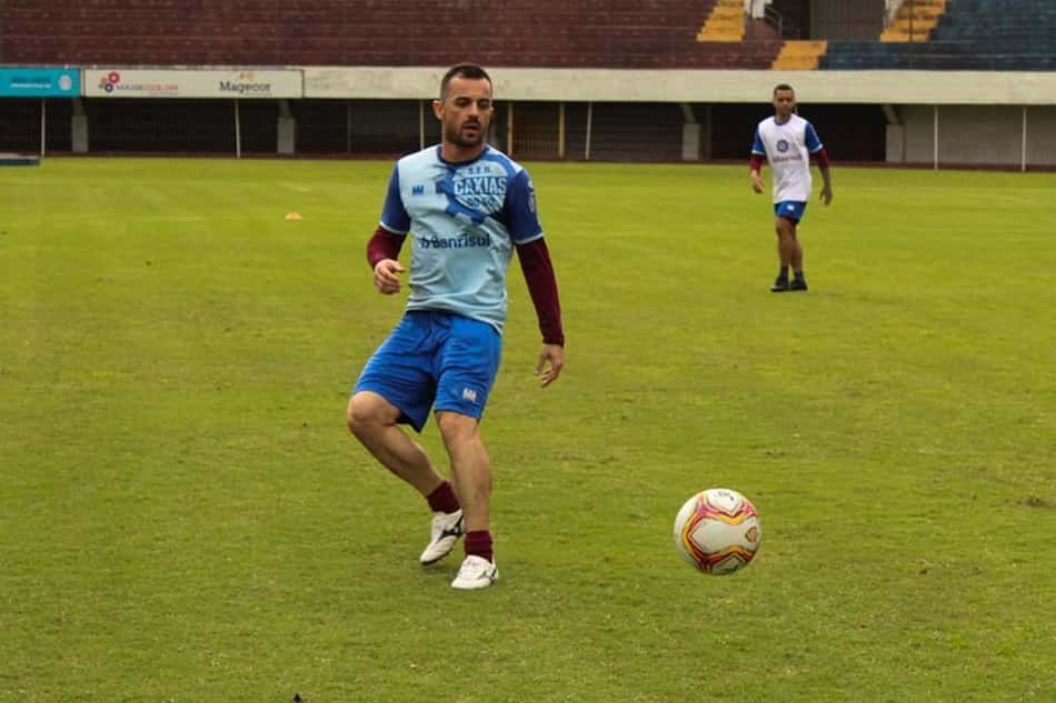 Capitão do Caxias, Juliano espera ter ótimo desempenho com o clube em 2021