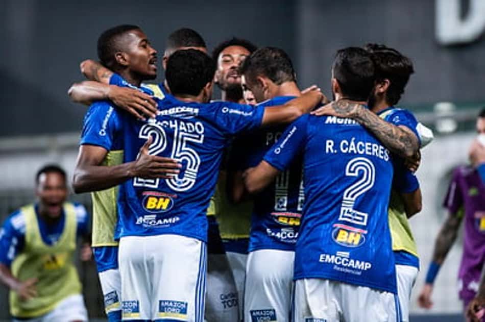 A Raposa voltou a vencer e não tem mais risco de cair para Série C