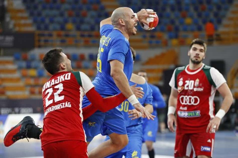 Brasil perde para a Hungria e se complica no Mundial de handebol