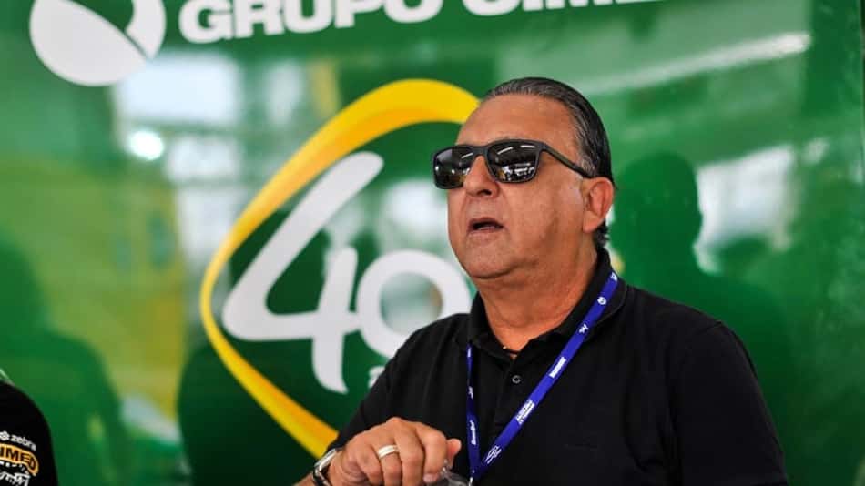 Galvão Bueno estreia no teatro com peça sobre a própria vida, com direito a palavrão e cantoria; saiba mais