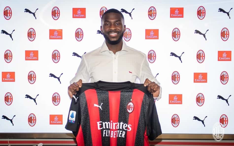 Fikayo Tomori é apresentado pelo Milan: 'Não pensei muito antes de dizer sim'