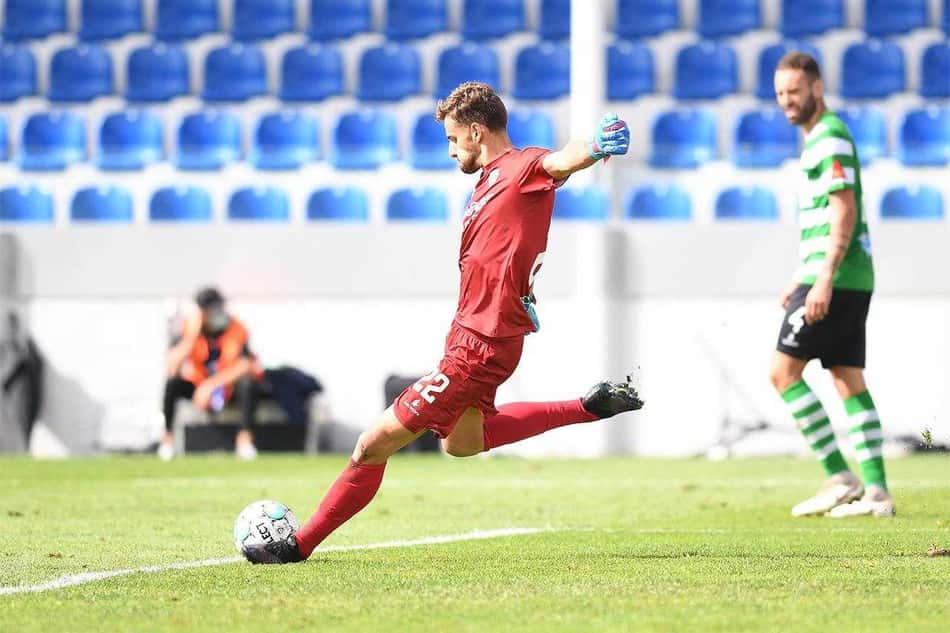 Goleiro brasileiro exalta empate com apenas 13 jogadores relacionados