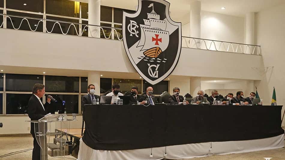 Vasco é punido pela Fifa e está impedido de registrar novos jogadores, incluindo Alex Teixeira