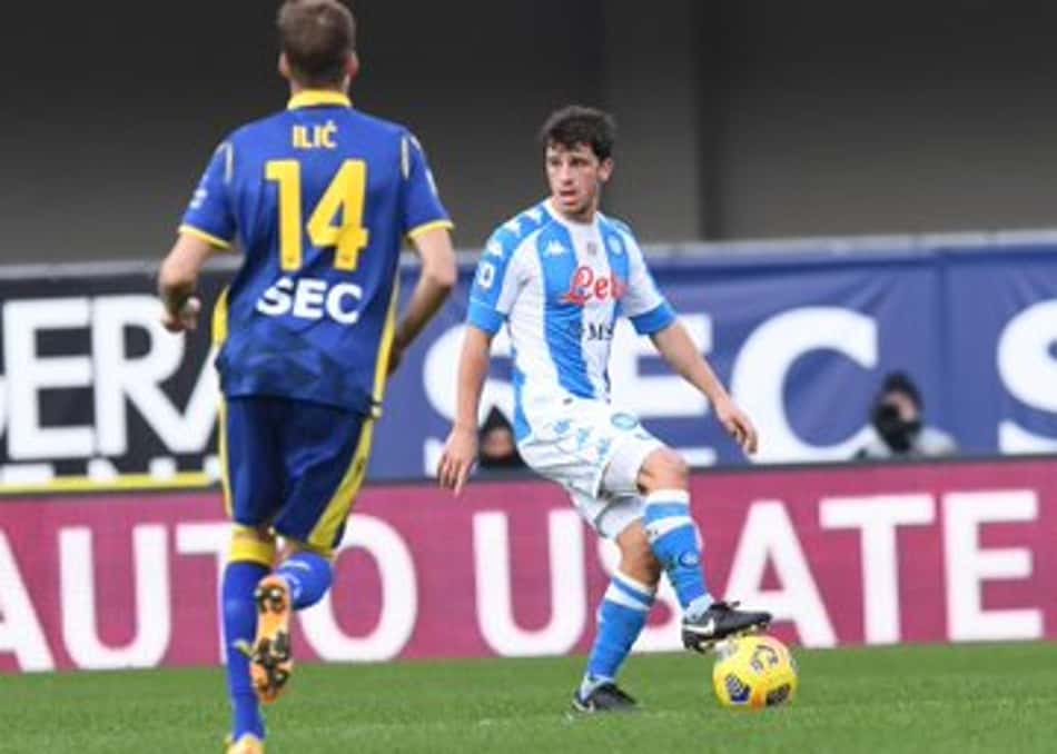 Napoli marca aos nove segundos, mas perde de virada para o Verona