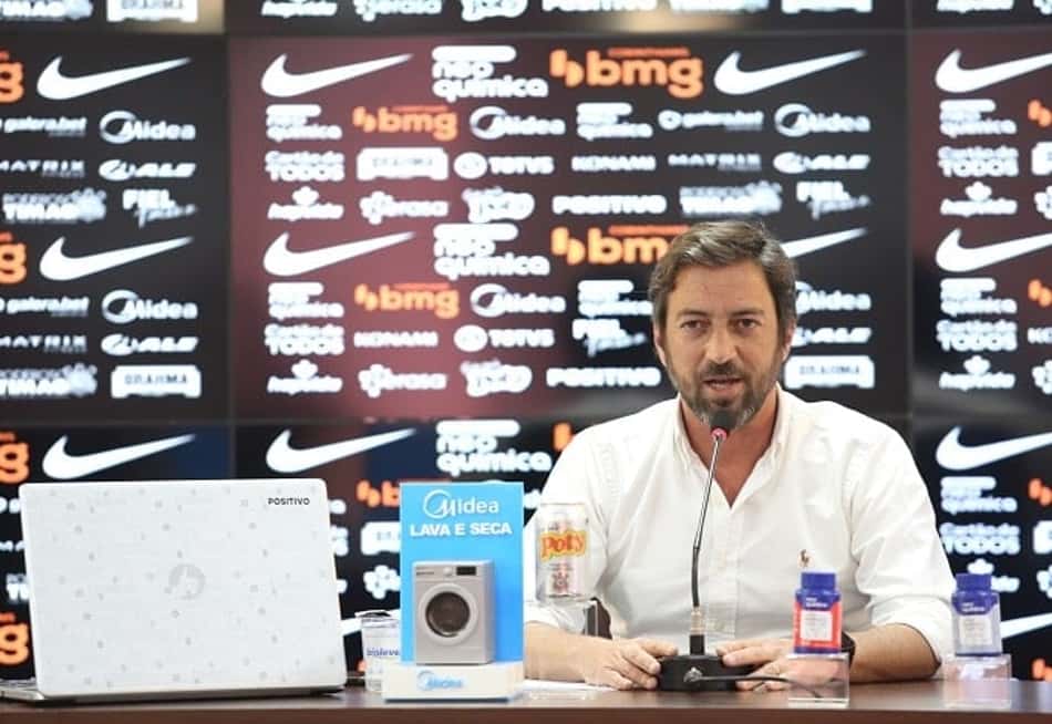 Diretoria do Corinthians se reúne com empresário de Renato Gaúcho