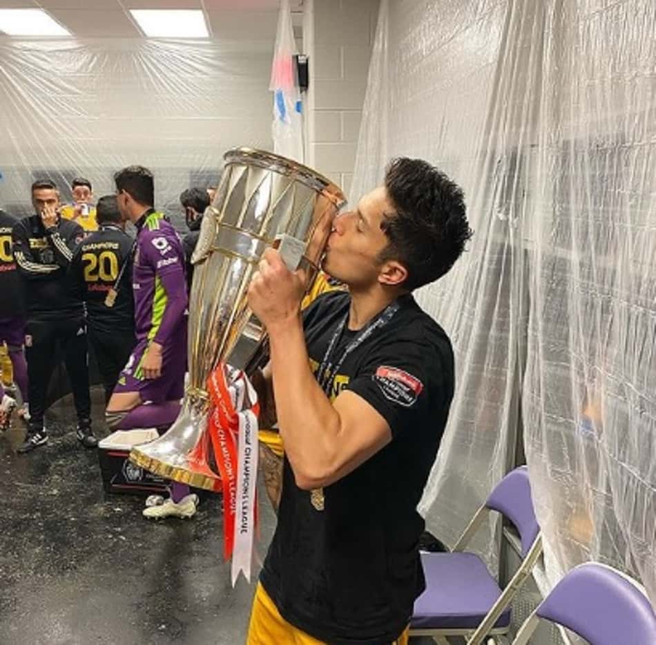 Zagueiro vice-campeão no Mundial pode trocar de clube