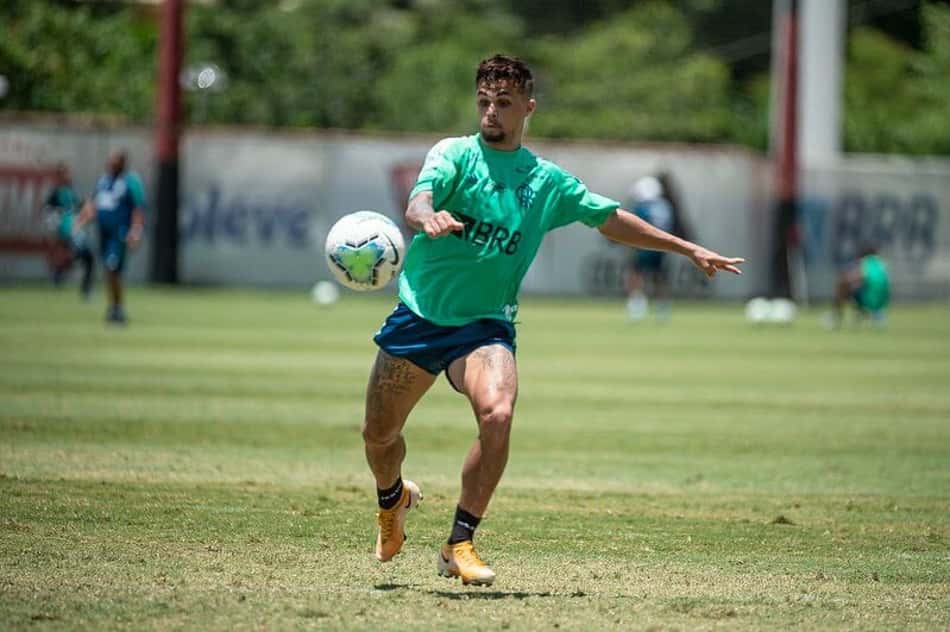 Goiás aguarda contato do Flamengo para renegociar pagamento de parcela da compra de Michael