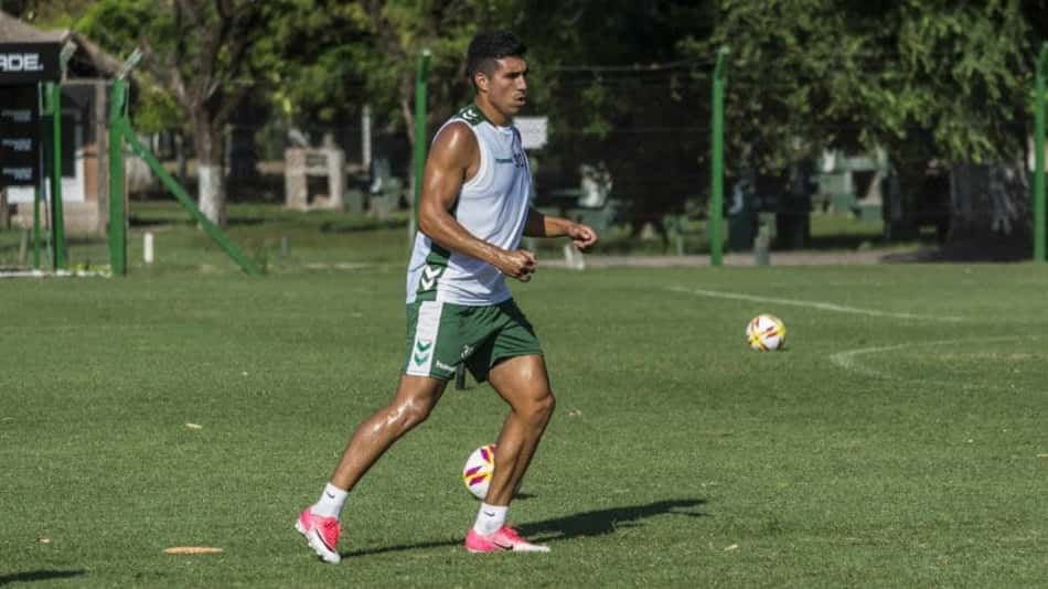 Zagueiro vice-campeão nacional é 'menino de ouro' do futebol argentino