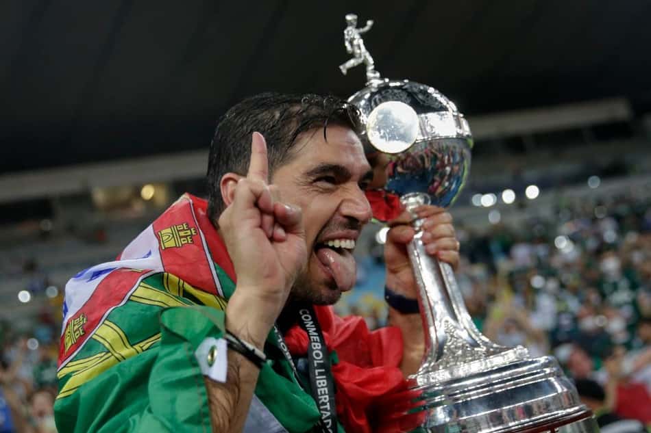 Ex-clubes de Abel em Portugal e na Grécia exaltam técnico por Libertadores no Palmeiras