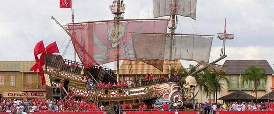 Navio pirata Raymond James Stadium