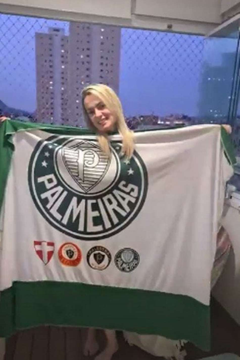 Marido mata esposa palmeirense a facadas por causa de futebol, após final da Libertadores