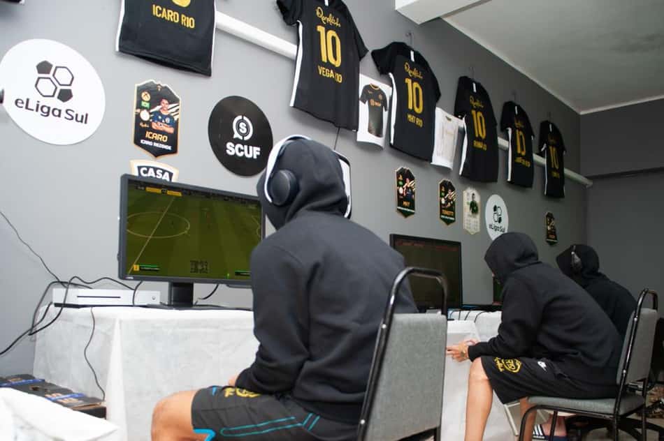 R10 Team: estrutura e profissionalismo levam equipe à elite do Fifa