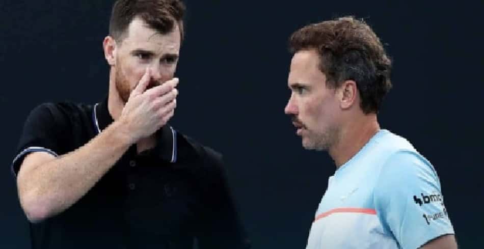 Soares e Murray caem na estreia em Queen's