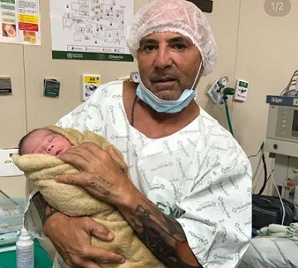 Nasce Bento, o segundo filho de Jorge Sampaoli no Brasil