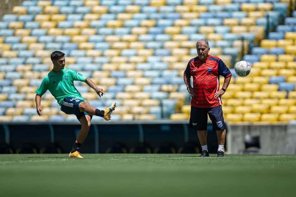 Com direito a dicas a joia do Flamengo, Zico lança curso online sobre fundamentos do futebol