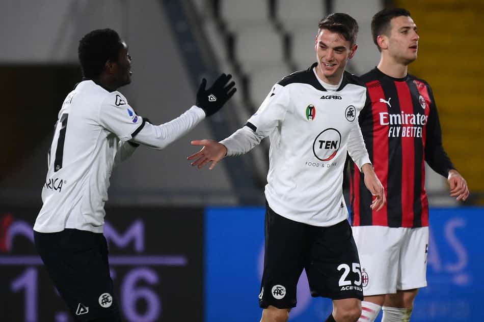 Spezia vence o Milan e movimenta briga pela liderança do Italiano